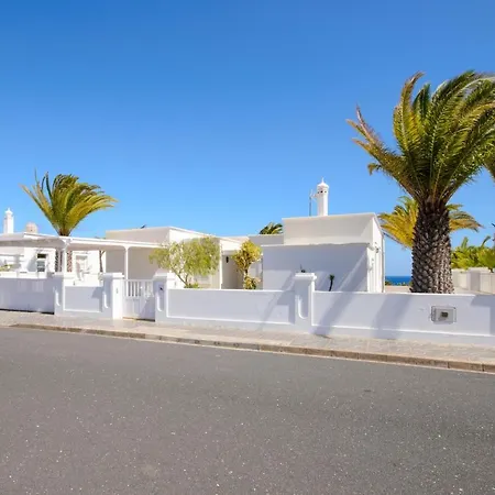 La Casa Del Puerto, *