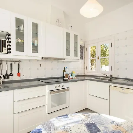 La Casa Del Puerto, *